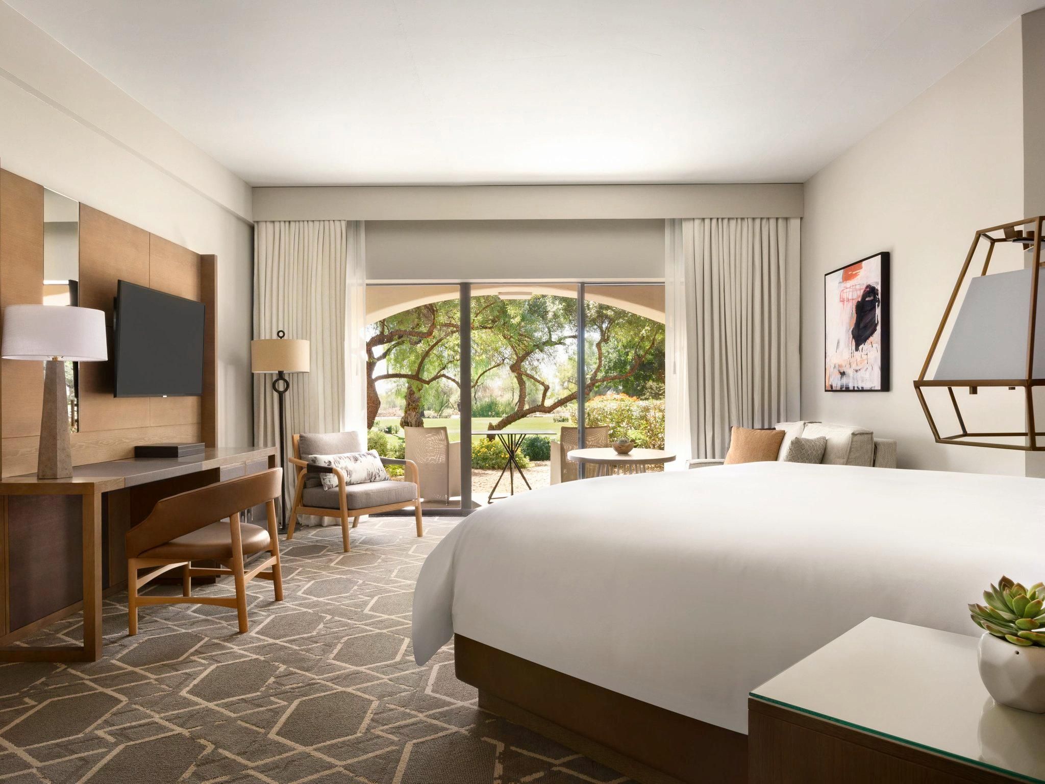 Fairmont View 1 King-  Balcony with golf views, oversized shower, on floors 2-4