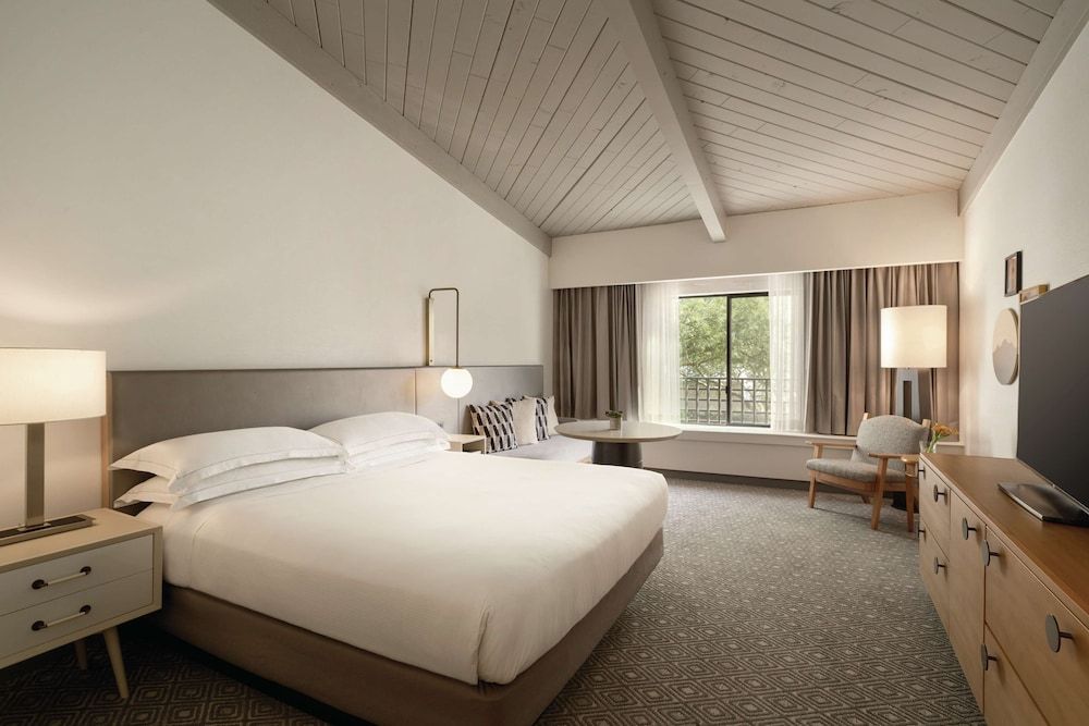 Room, 1 King Bed, Accessible, Bathtub