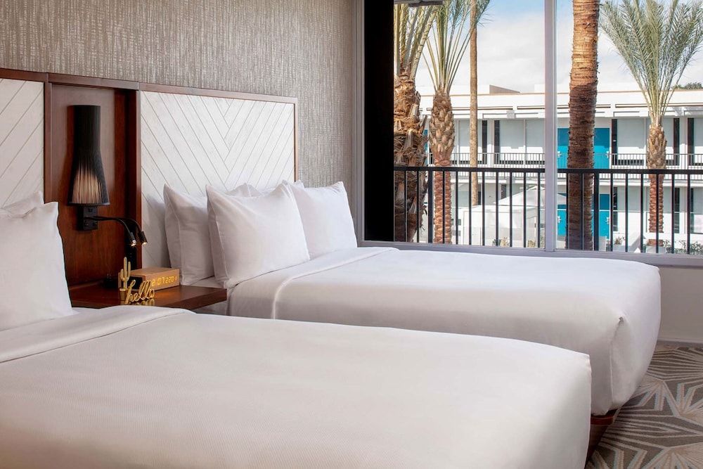 Room, 2 Double Beds, Non Smoking, Poolside