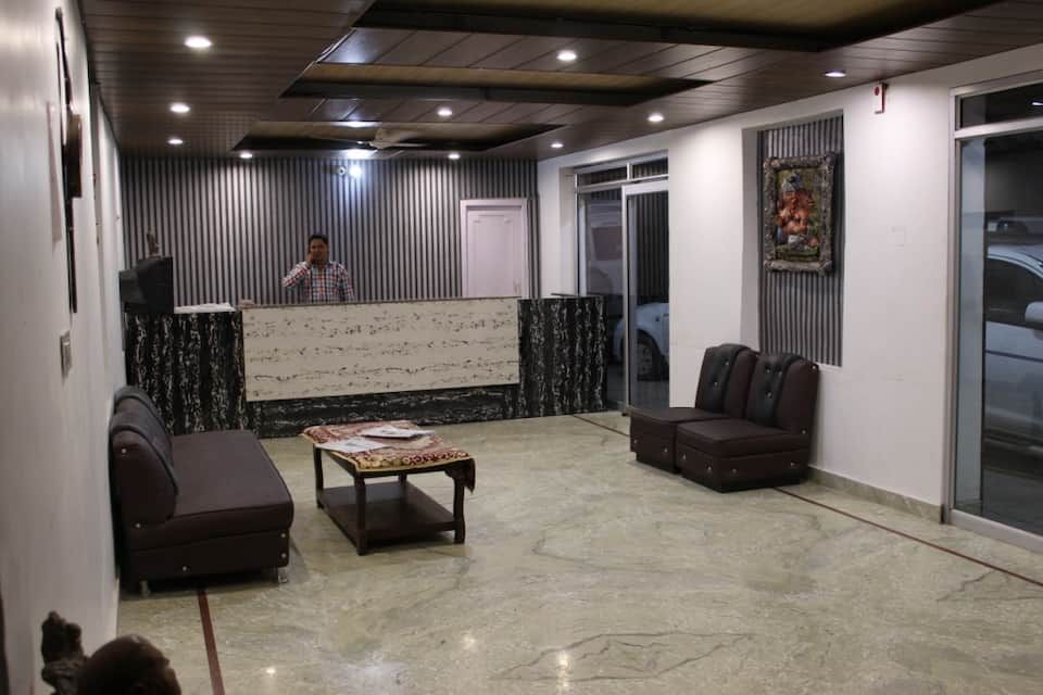 Hotel Dalhousie Grand 5