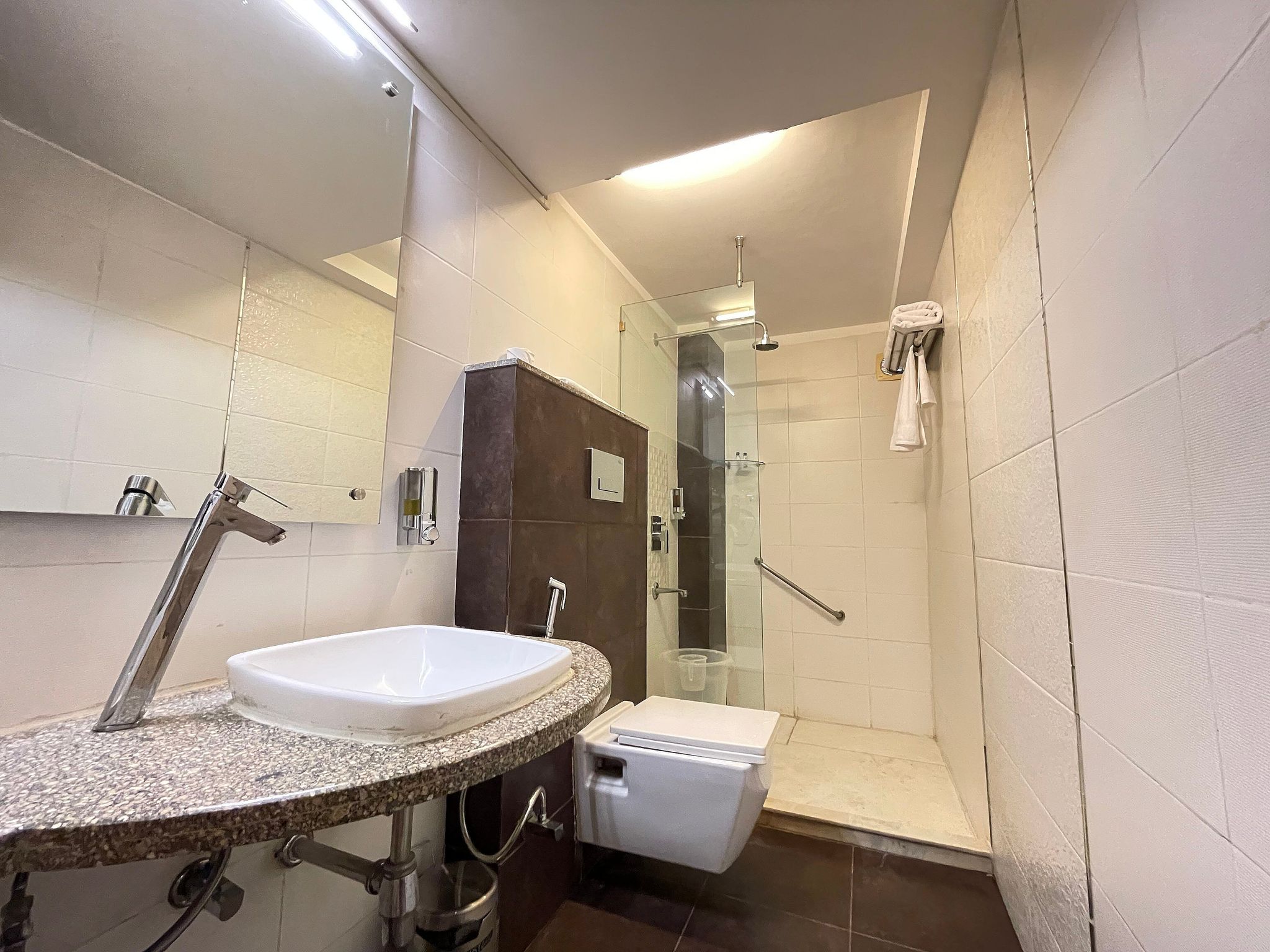 Surasena Regal Vista Agra Deluxe King Room 31