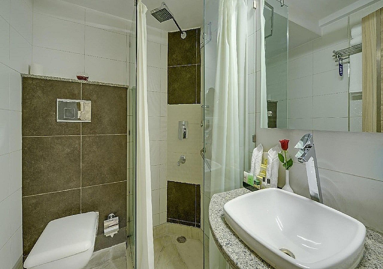 Surasena Regal Vista Agra Deluxe King Room 32