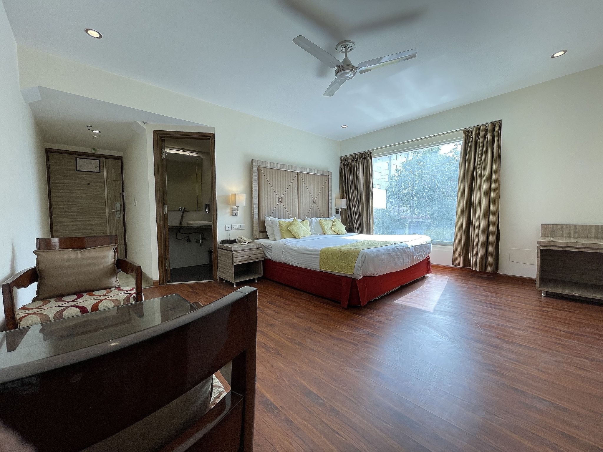 Surasena Regal Vista Agra Deluxe King Room 26