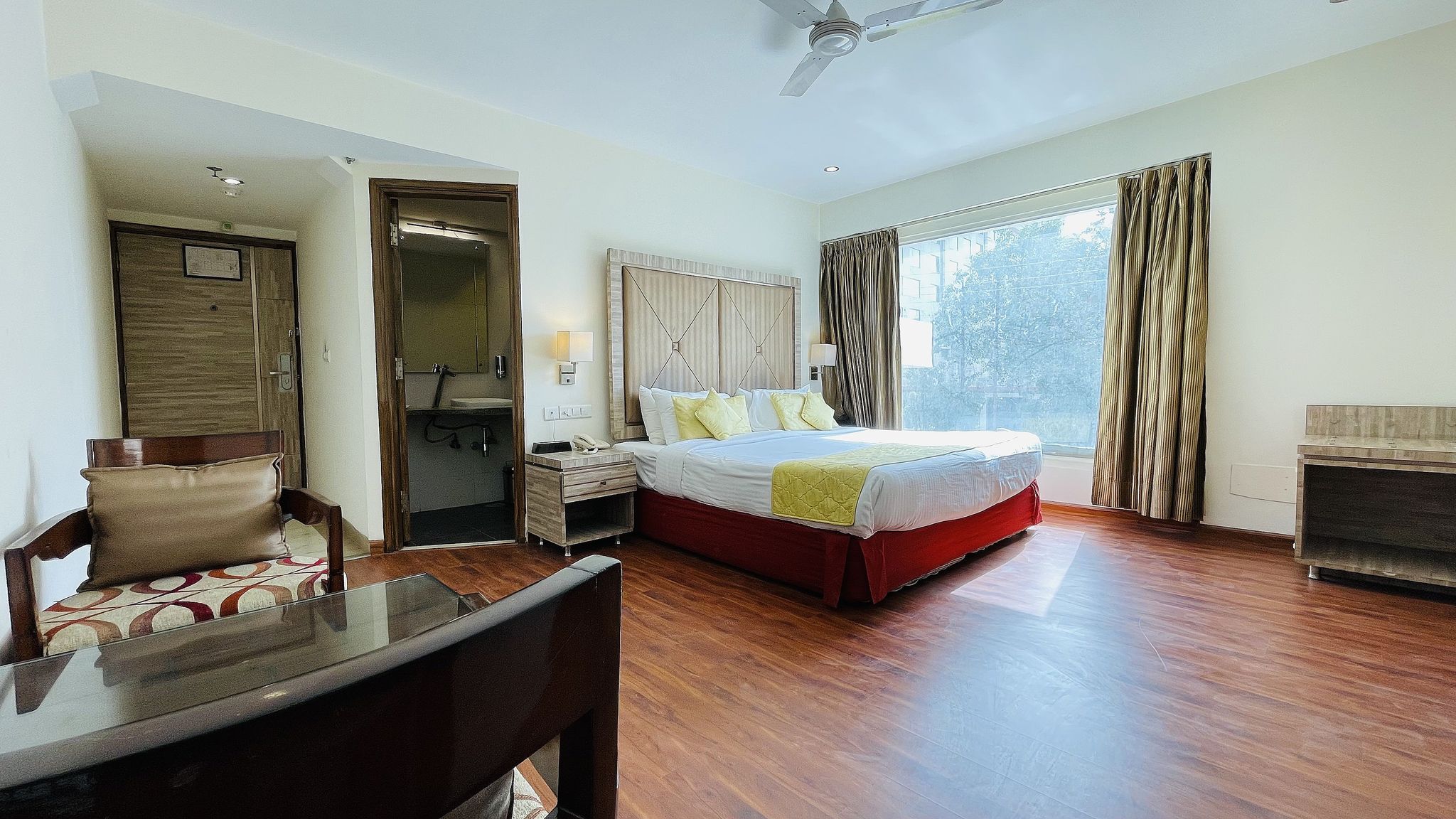 Surasena Regal Vista Agra Deluxe King Room 8