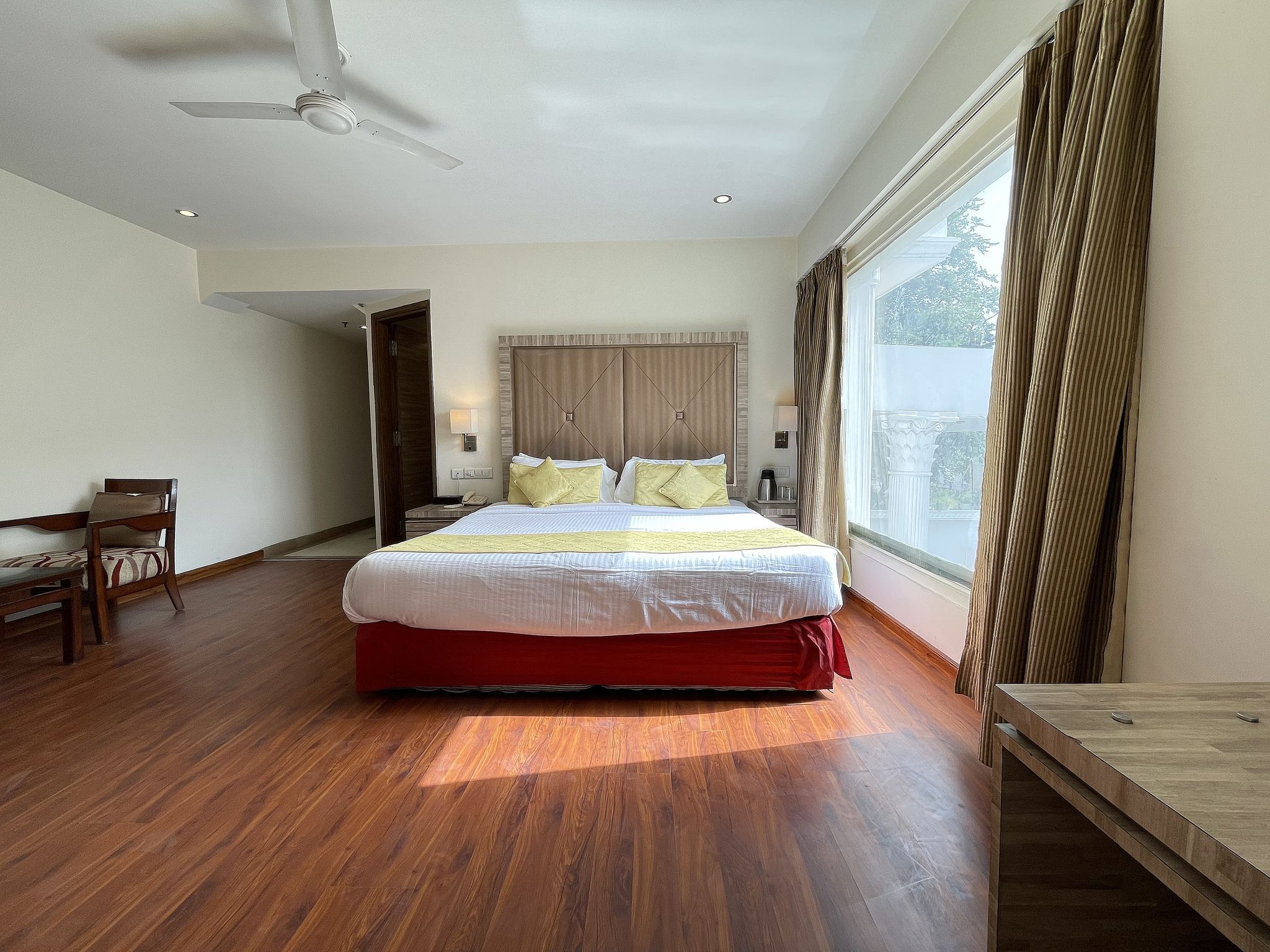 Surasena Regal Vista Agra Deluxe King Room 20