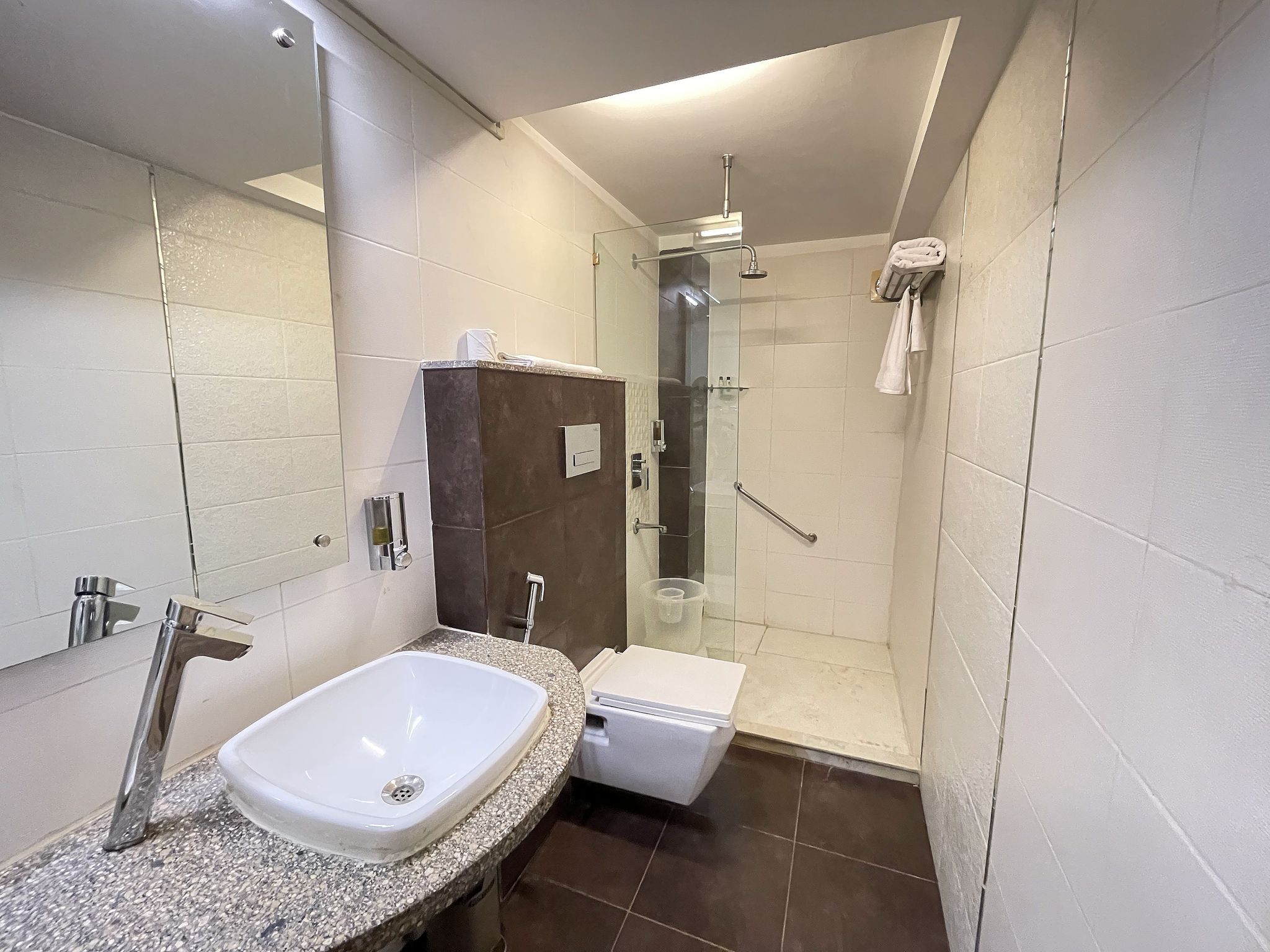 Surasena Regal Vista Agra Deluxe King Room 33