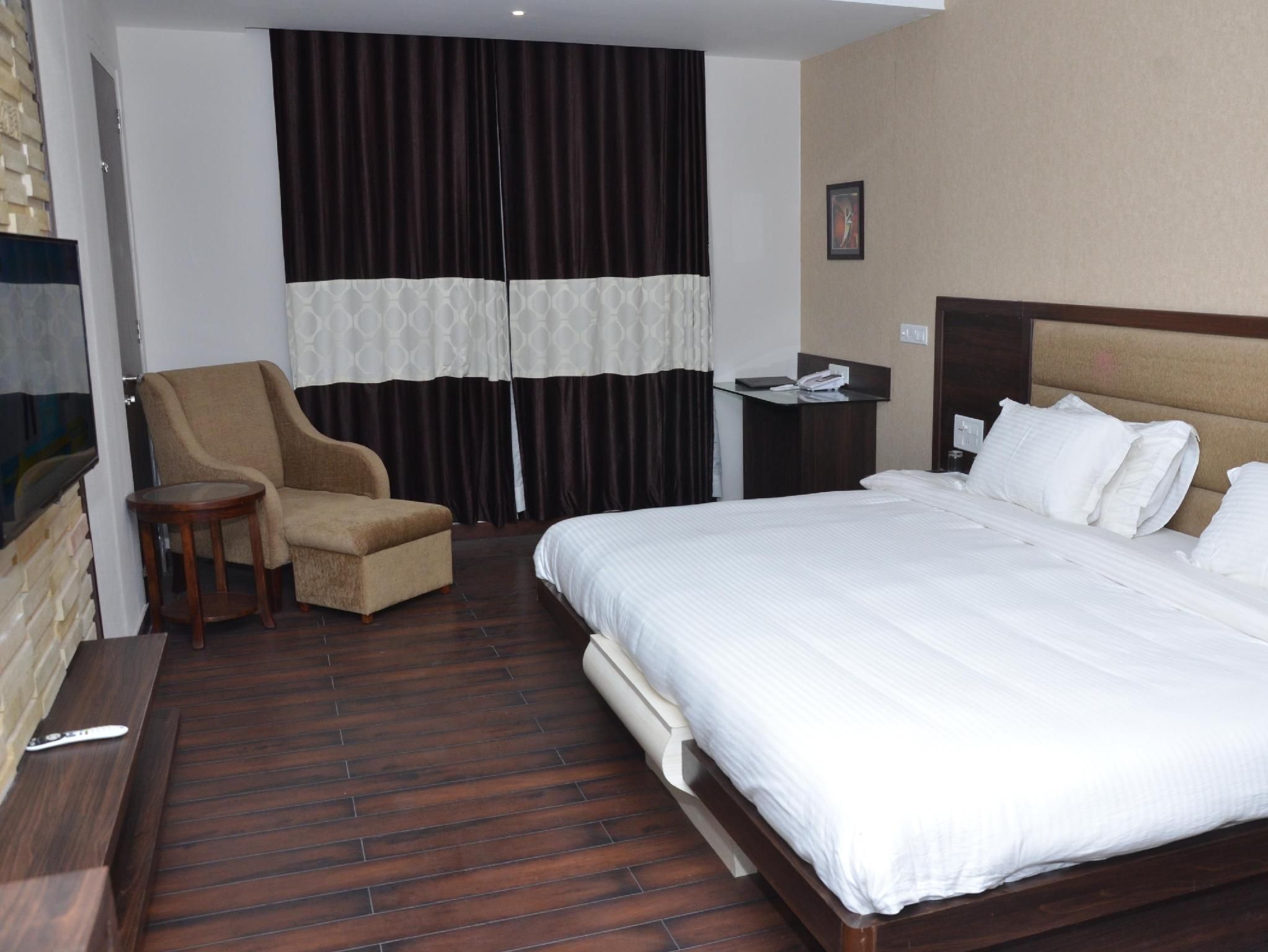 Hotel Fortune Blue Executive Suite Room 4