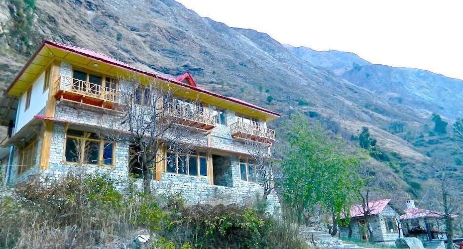 Devat Farm Cottages Tirthan Gushaini