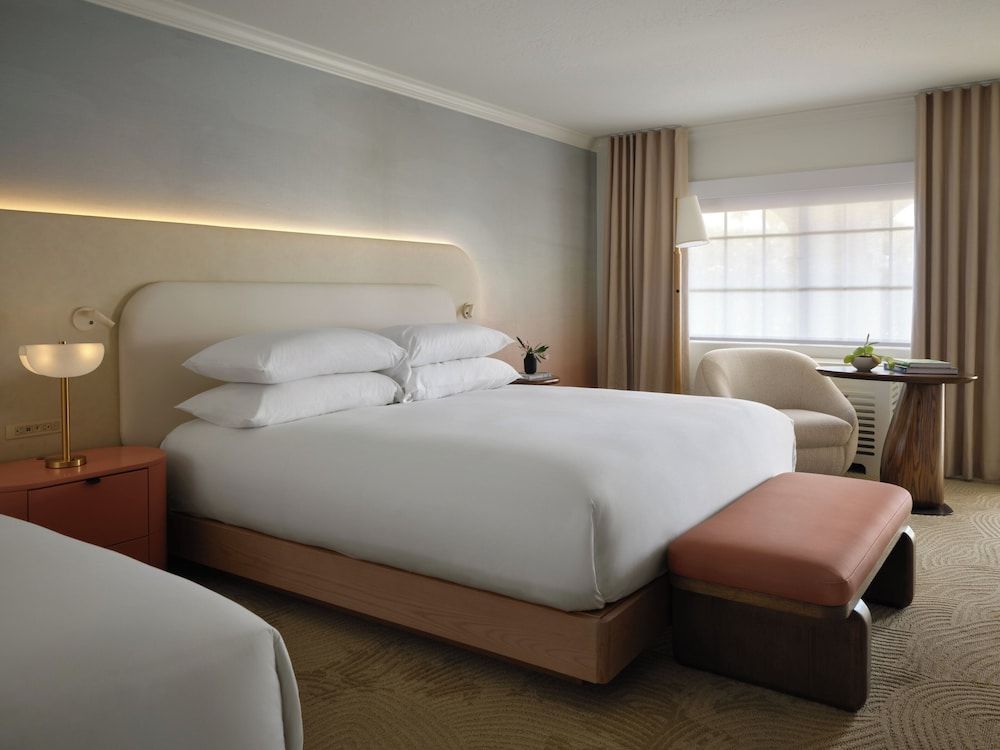 Scottsdale Plaza Resort Premium Room, Multiple Beds 5