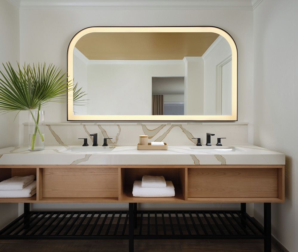 Scottsdale Plaza Resort Premium Room, Multiple Beds 6