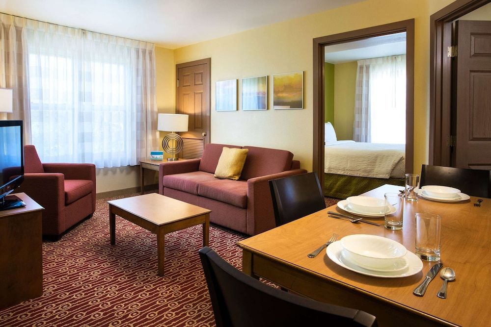 Suite, Multiple Beds, Accessible (Mobility/Hearing Shower Two Bedrooms)