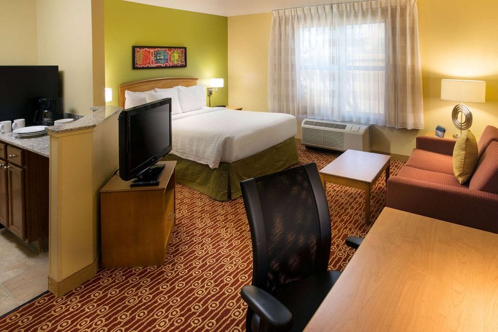 Studio Suite, 1 Queen Bed with Sofa bed