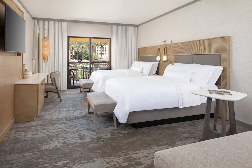 Deluxe Room, 2 Queen Beds, Non Smoking, Pool View