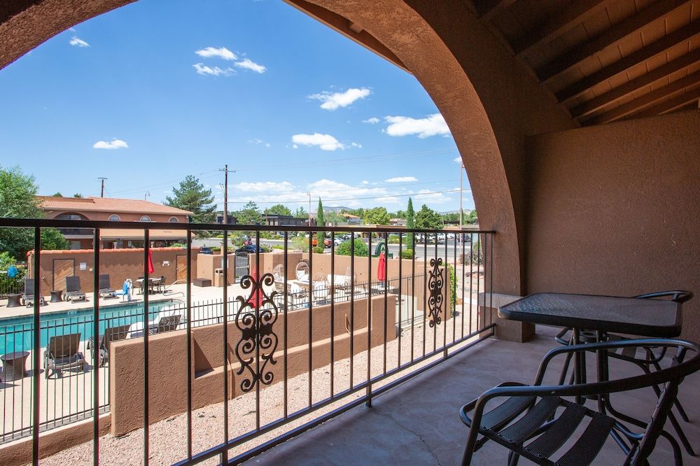 GreenTree Inn Sedona Standard Room, 1 King Bed 5