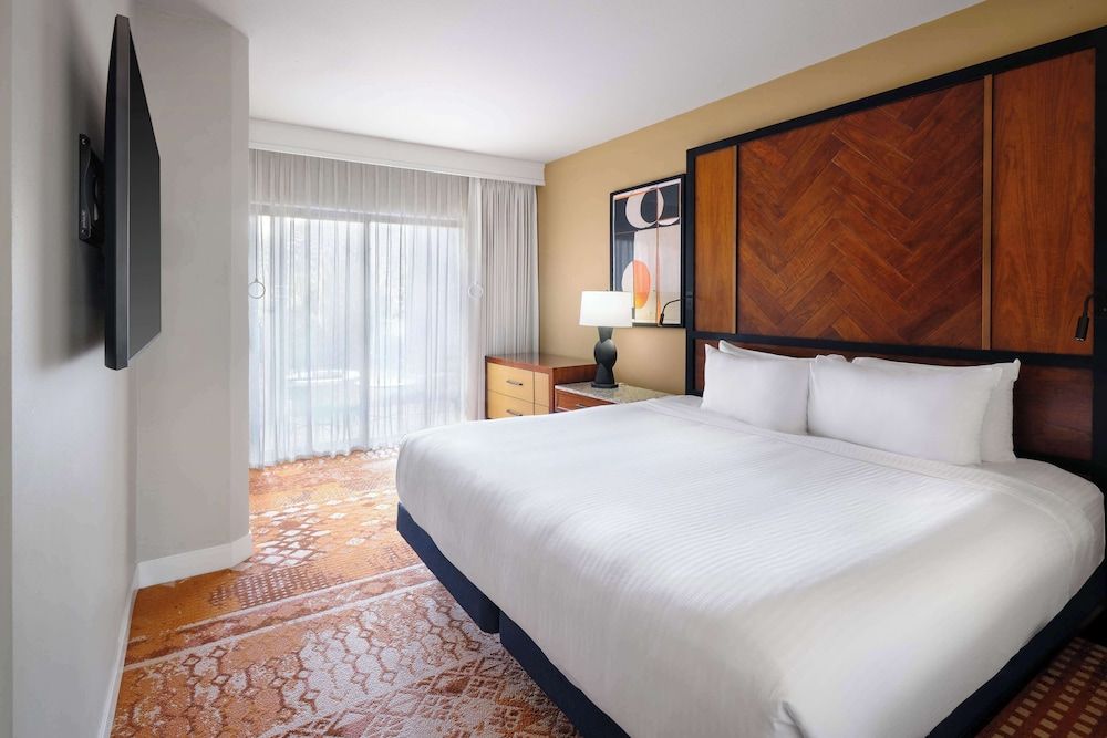 One-bedroom suite