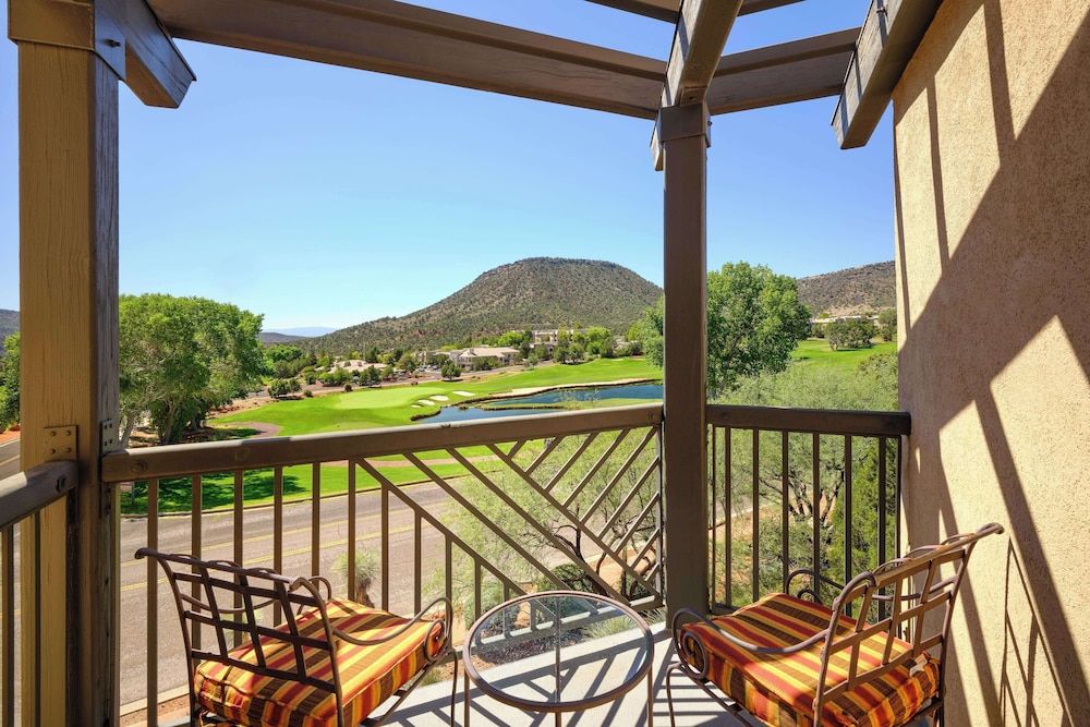 Suite, 1 King Bed, Balcony, Mountain View (Whirlpool)
