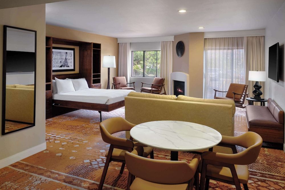 Studio, 1 Queen Bed (Firebowl, Redrock)
