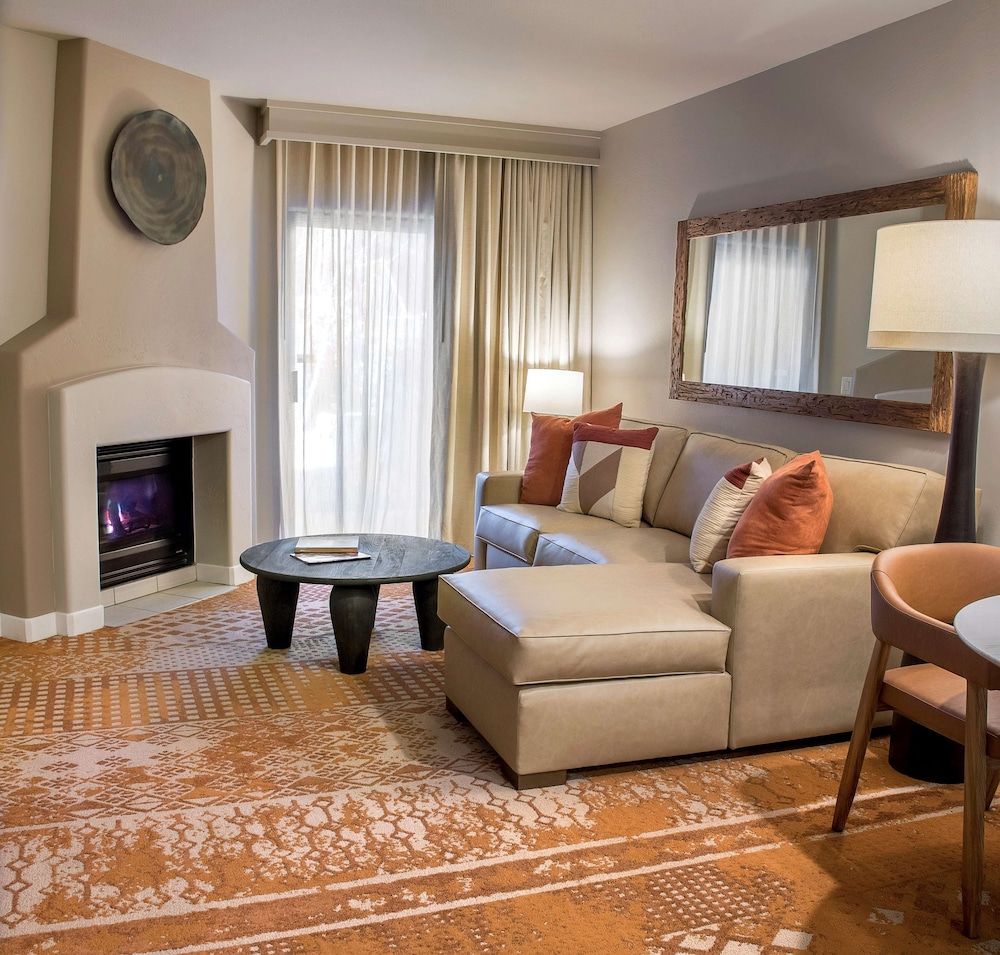 One-bedroom suite
