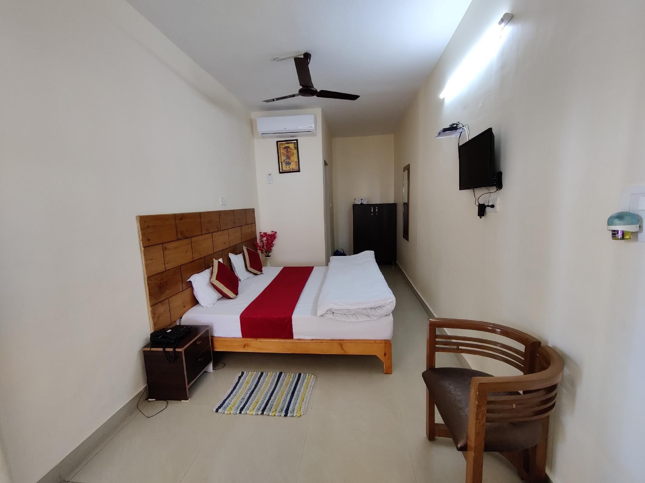 Standard Room with King Bed
