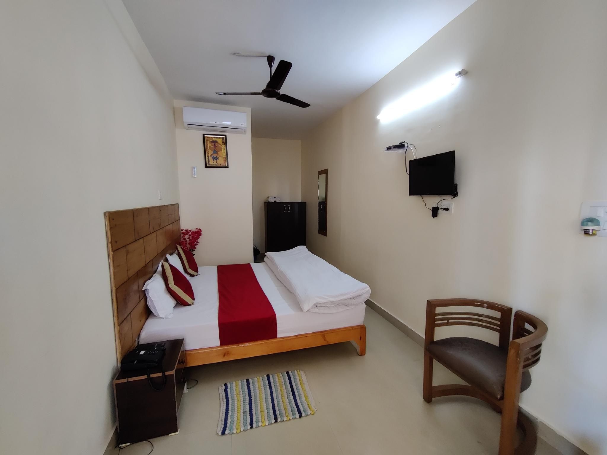 Standard Room with King Bed