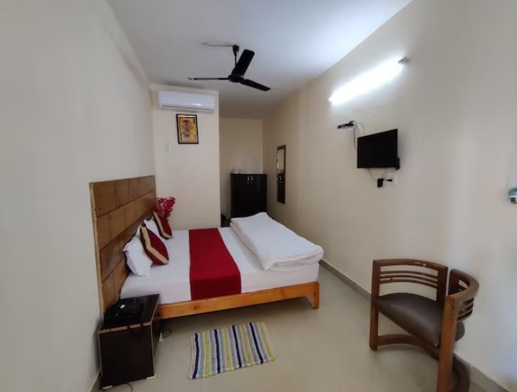 Hotel Bagora Heights Standard Room with Hot and Cold AC