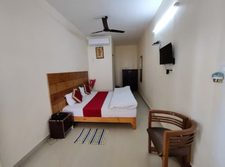 Hotel Bagora Heights Standard Room with Hot and Cold AC 2