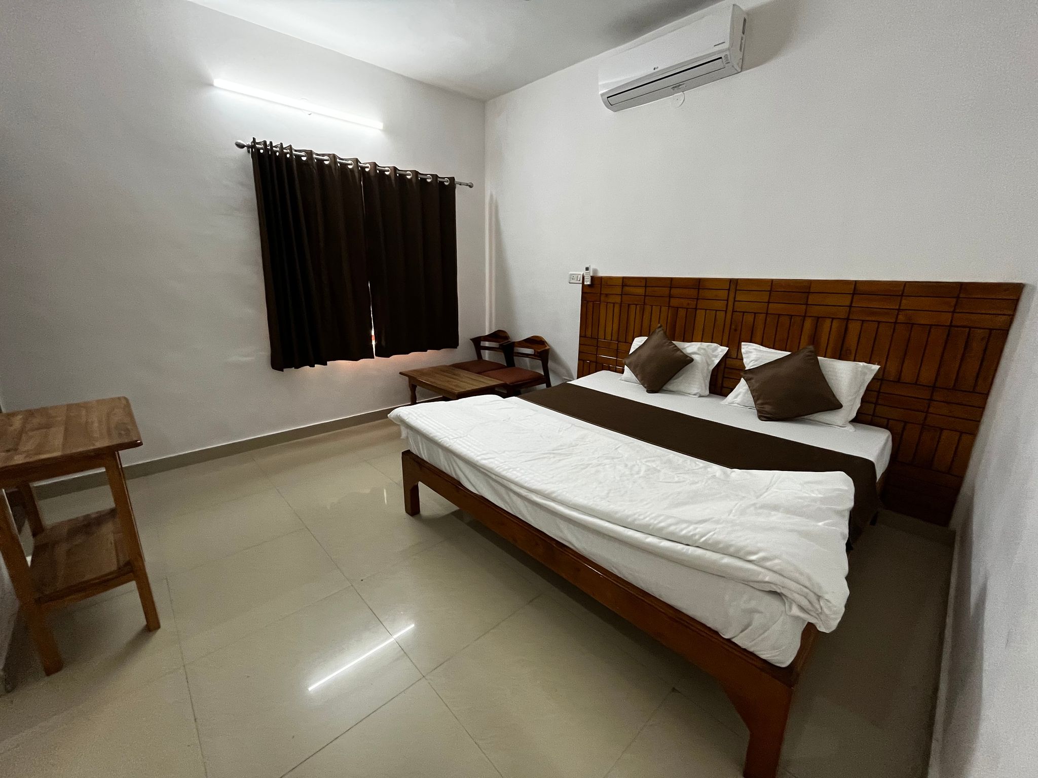Family Suite Without Balcony (Hot and Cold AC)
