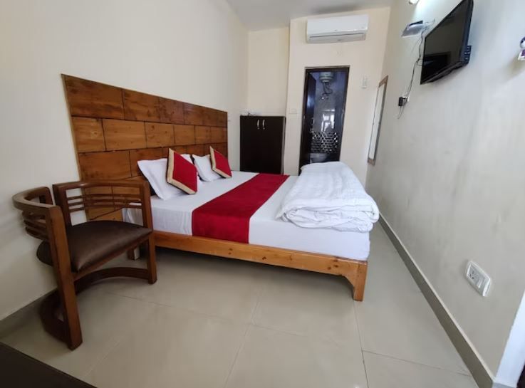 Hotel Bagora Heights Standard Room with Hot and Cold AC 3