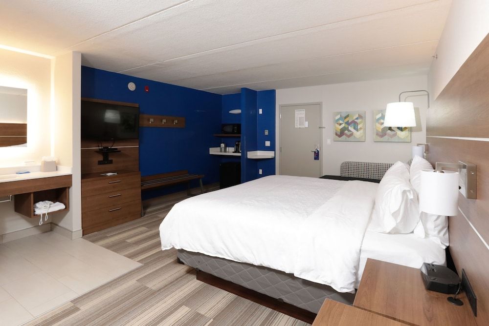 Standard Room, 1 King Bed