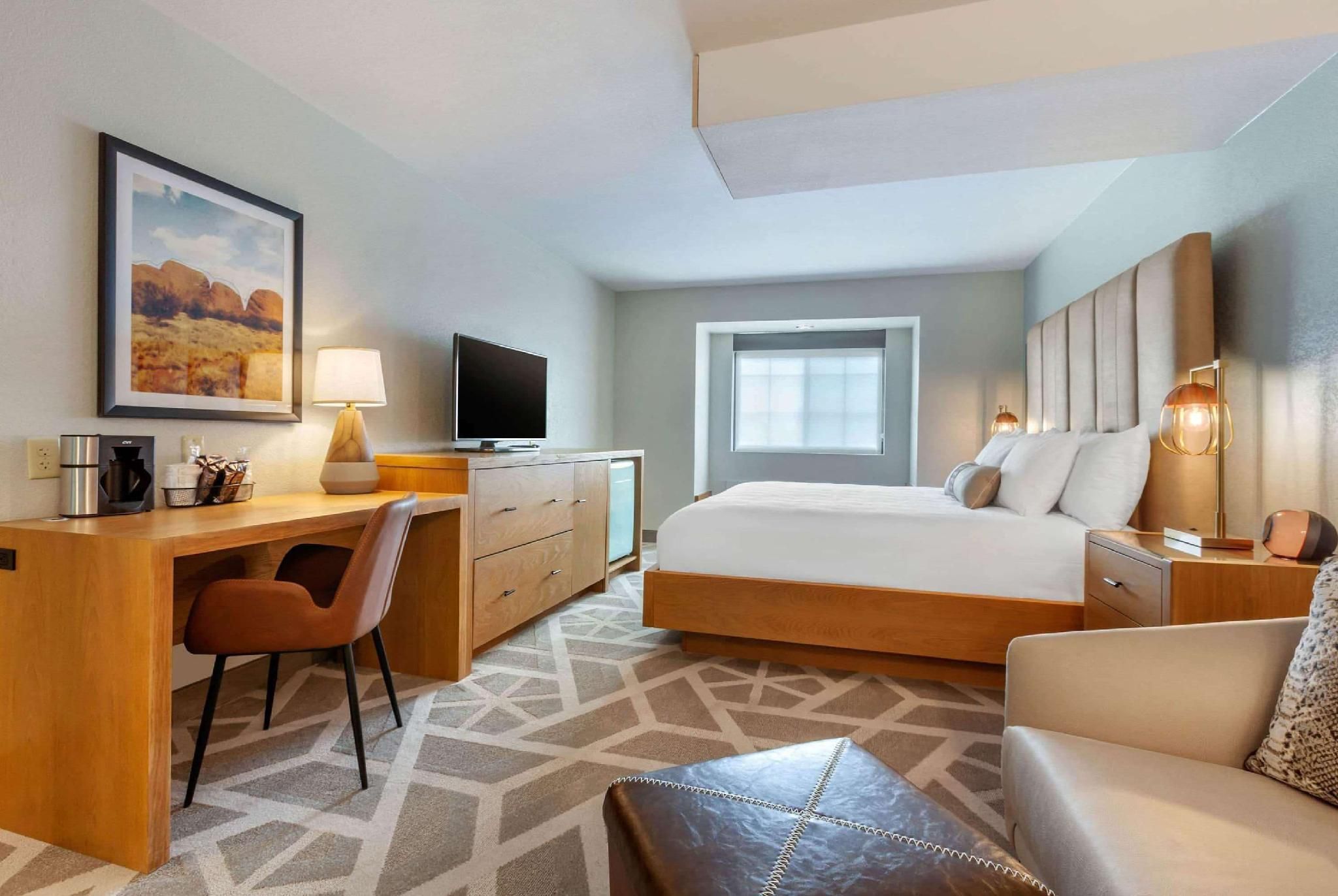 1 King Bed, Mobility Accessible Suite, Roll-In Shower, Non-Smoking