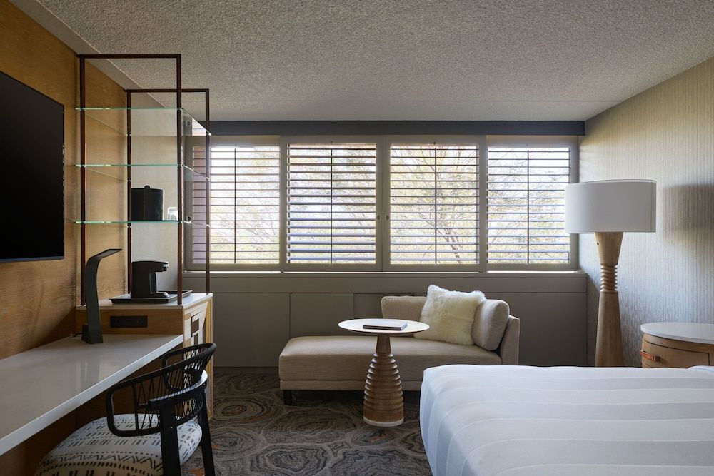 Room, 1 King Bed (Mobility Accessible, Tub)