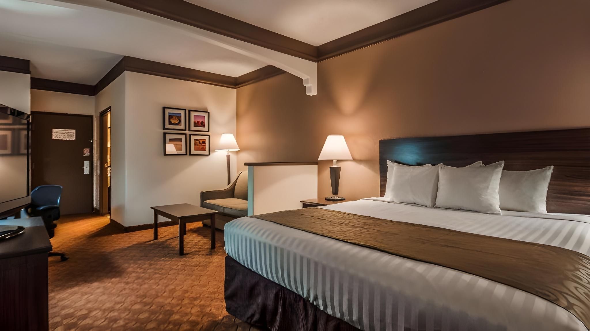 1 King Bed, Nonsmoking