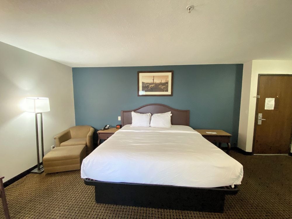 Tombstone Grand Hotel, a Baymont by Wyndham Room, 1 King Bed, Non Smoking