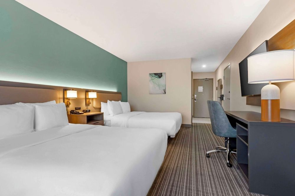 Suite, 2 Queen Beds, Accessible, Non Smoking