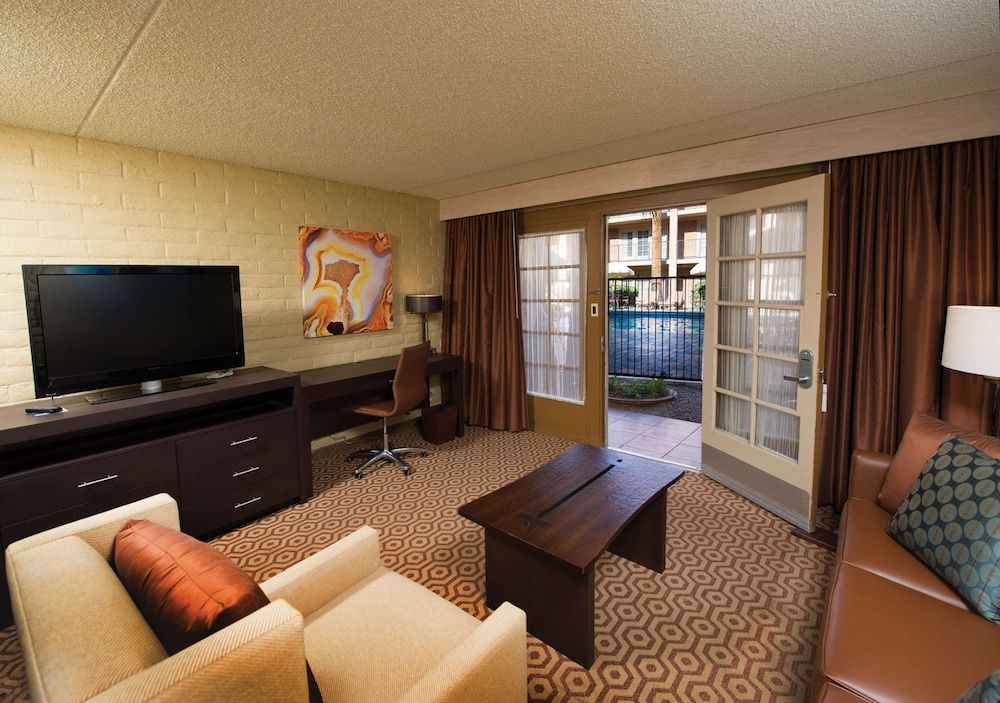 undefined DoubleTree Suites by Hilton Tucson - Williams Center 10