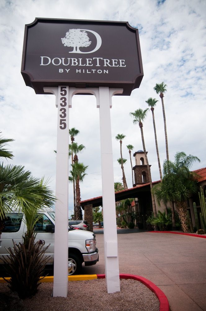 undefined DoubleTree Suites by Hilton Tucson - Williams Center 4