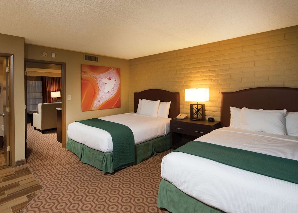 undefined DoubleTree Suites by Hilton Tucson - Williams Center 2