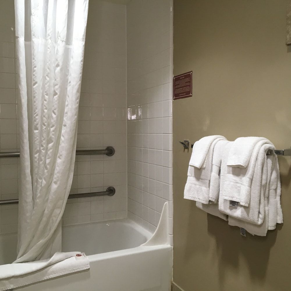 Comfort Inn & Suites near Kino Sports Complex Standard Room, 1 King Bed, Non Smoking 7