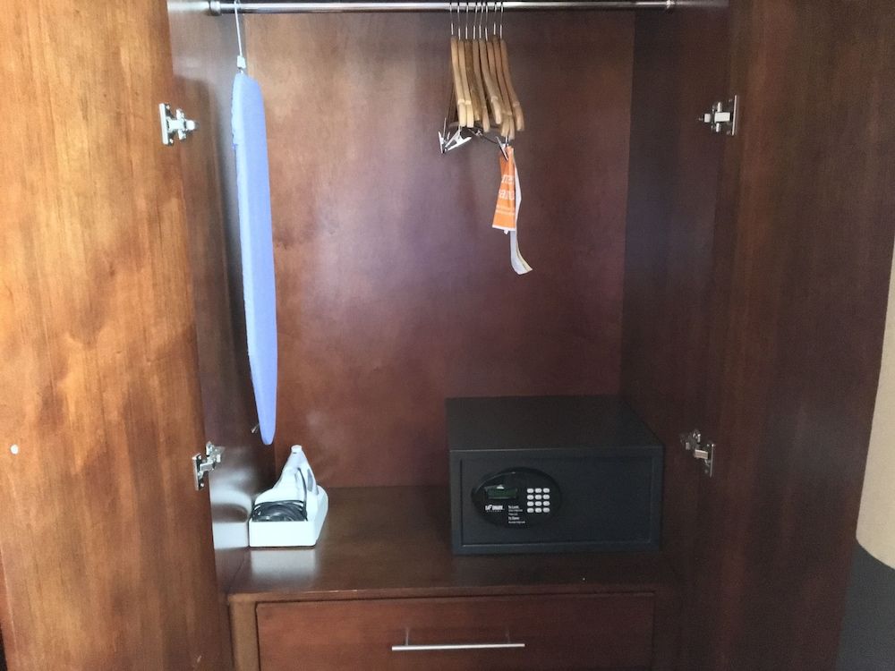 Comfort Inn & Suites near Kino Sports Complex Standard Room, 1 King Bed, Non Smoking 14