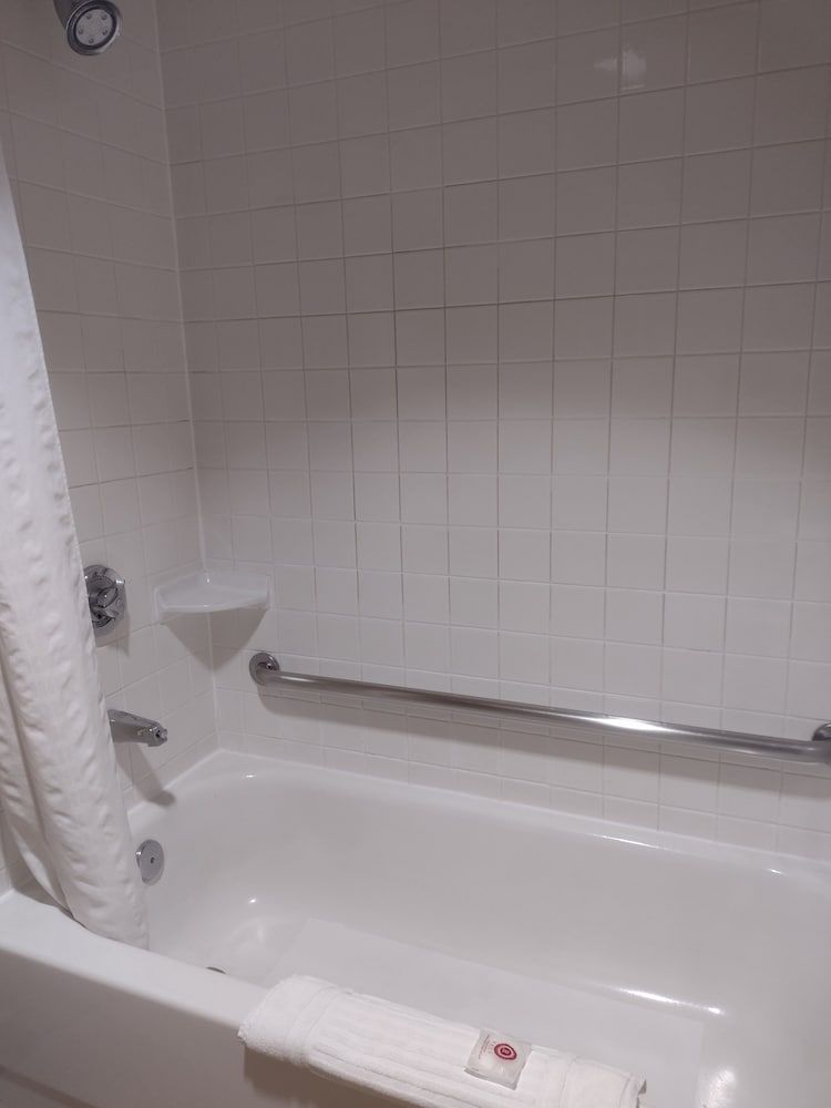 Comfort Inn & Suites near Kino Sports Complex Standard Room, 1 King Bed, Non Smoking 10