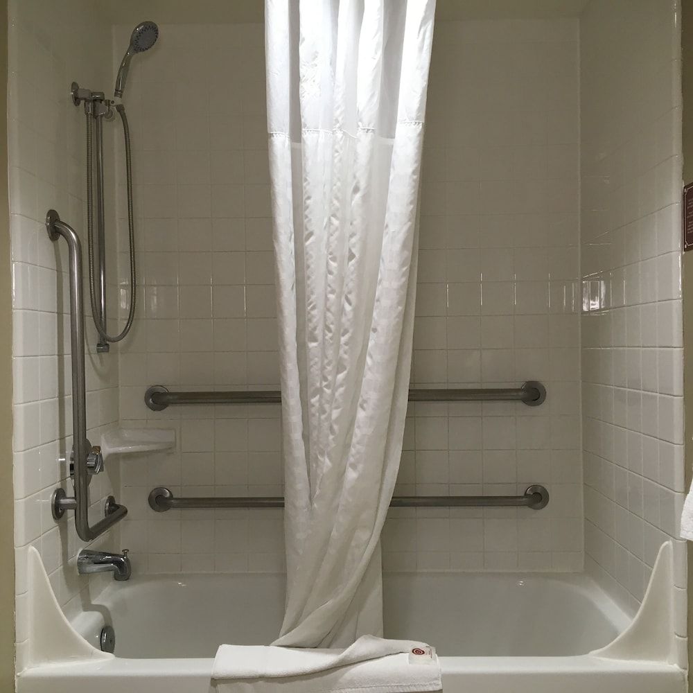 Comfort Inn & Suites near Kino Sports Complex Standard Room, 1 King Bed, Non Smoking 8