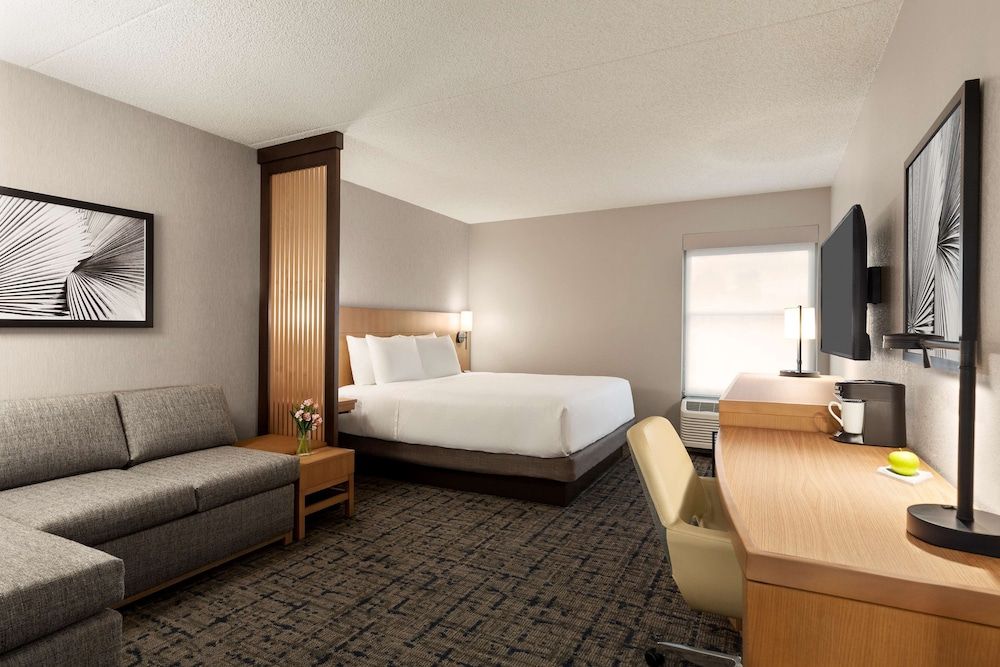 Hyatt Place Tucson – Central Room, 1 King Bed with Sofa bed 2