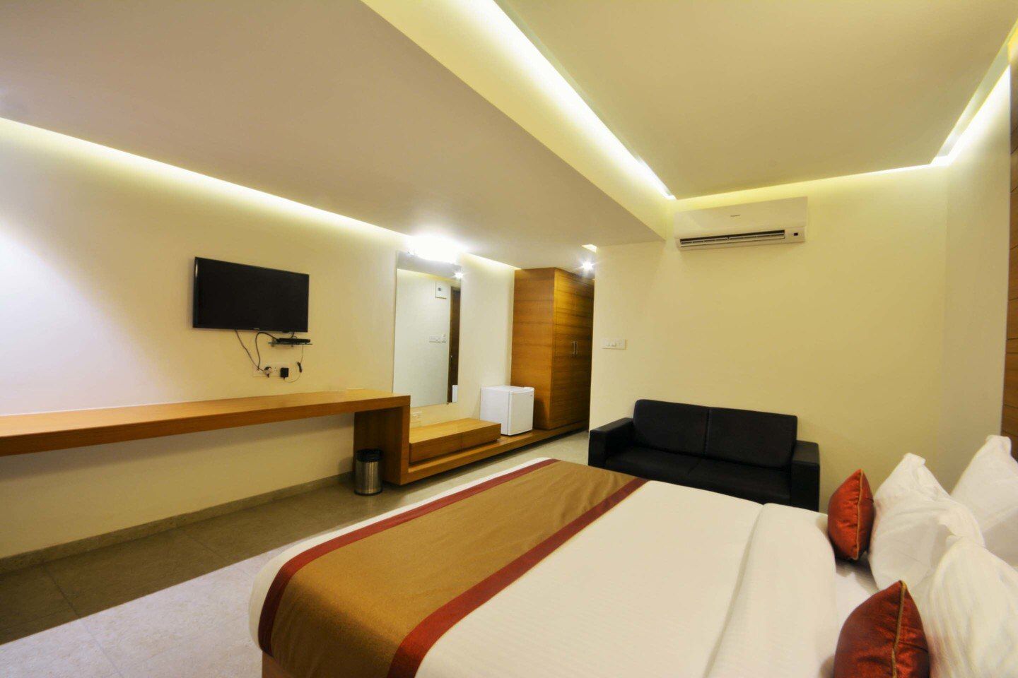 7 Wonders Hotel Deluxe Room