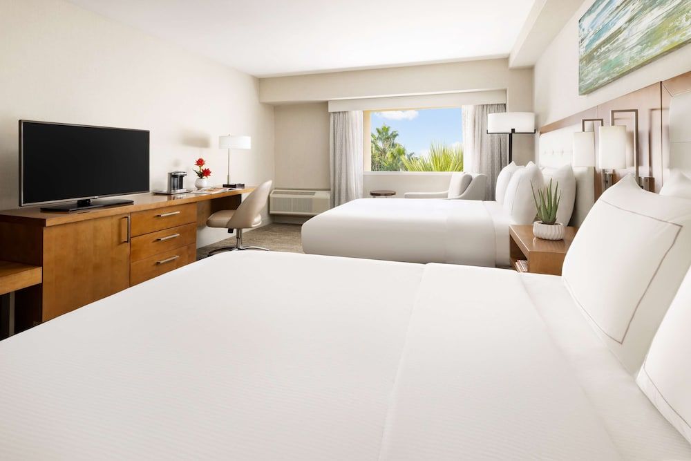 Hilton Tucson East Standard Room, 2 Queen Beds 3