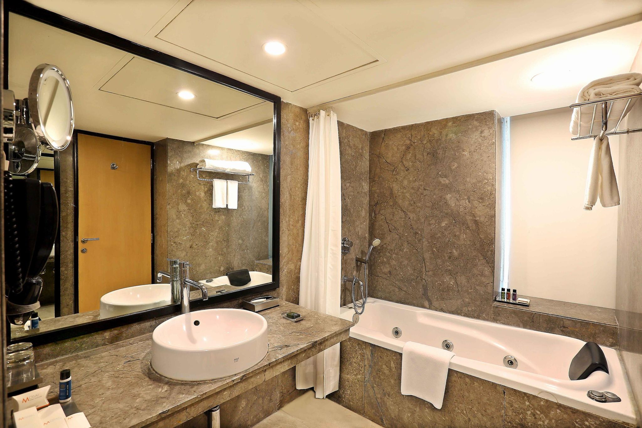 Mosaic Hotel Noida Deluxe Double or Twin Room 11