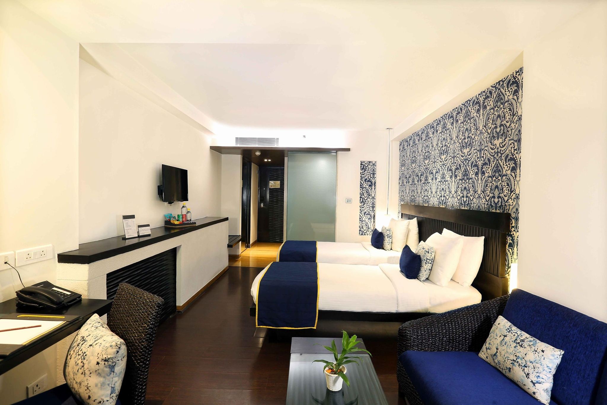 Mosaic Hotel Noida Deluxe Double or Twin Room 10