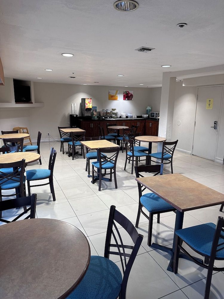 undefined Quality Inn Tucson Downtown near Convention Center 5