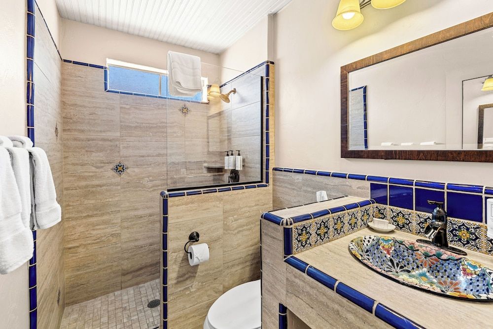 Lodge on the Desert Standard Casita King 9