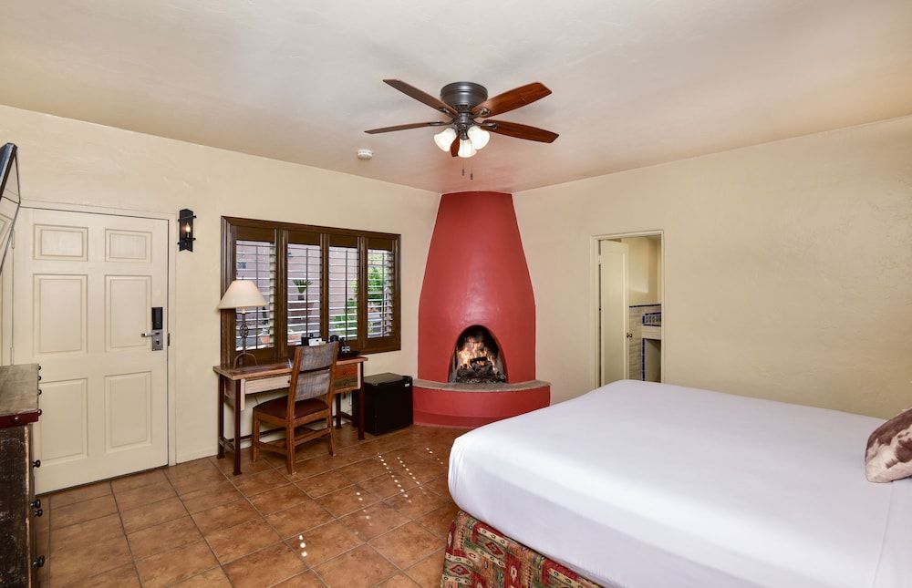 Lodge on the Desert Standard Casita King 3