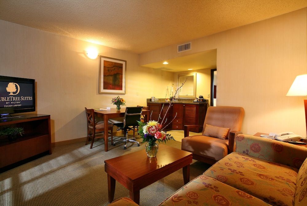 DoubleTree Suites by Hilton Tucson Airport Suite, 2 Double Beds 7